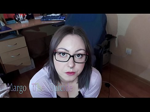 ❤️ Rapariga Sexy com Dildo de Óculos Chupa Profundamente na Câmara ️❌ Porno real em nós ❌️