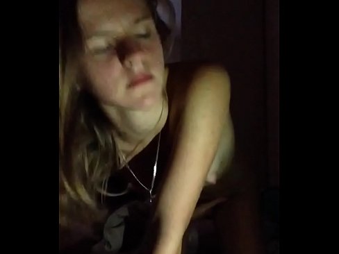 ❤️ Uma rapariga masturba-se e ejacula ️❌ Porno real em nós ❌️